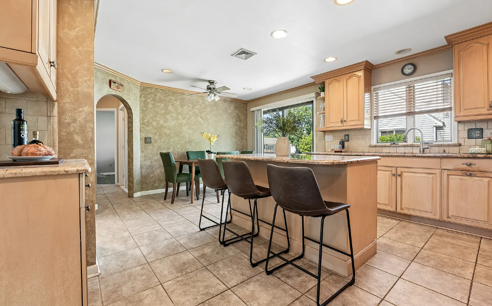 A well-staged home in Bloomfield, NJ